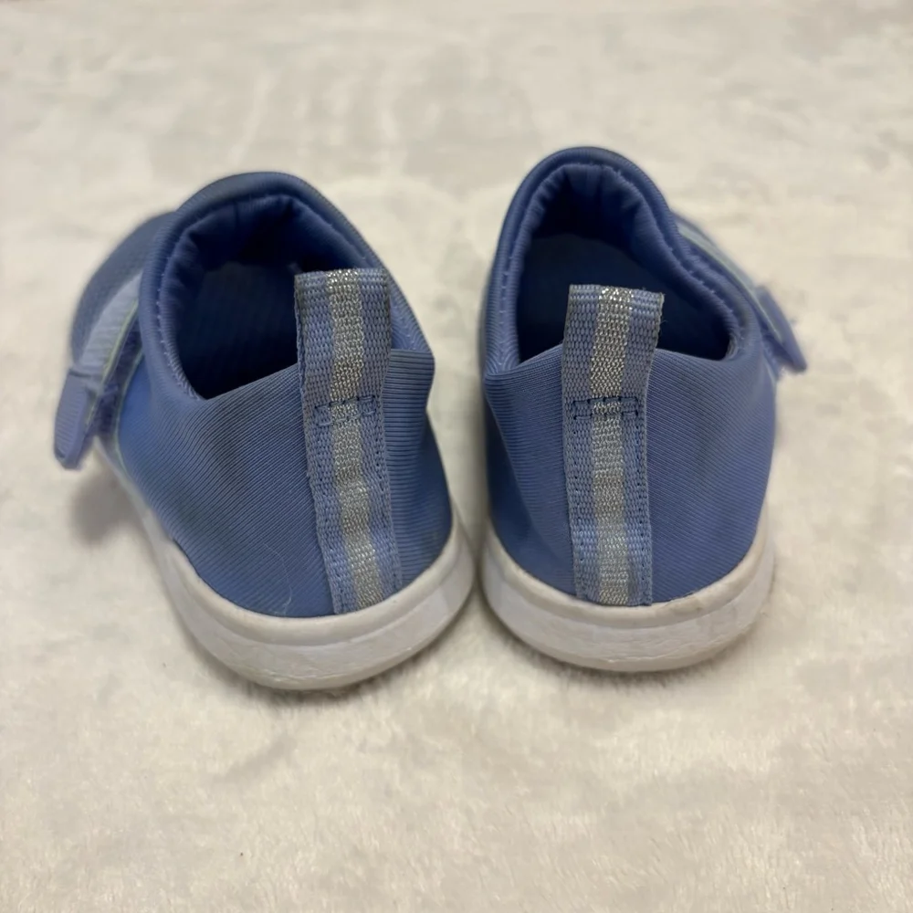 Cat & Jack Sneakers waters shoes Size 7 Blue toddler